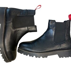 Pajar size 41 (10-10.5) NWOT Black Leather Chelsea Boots heel logo